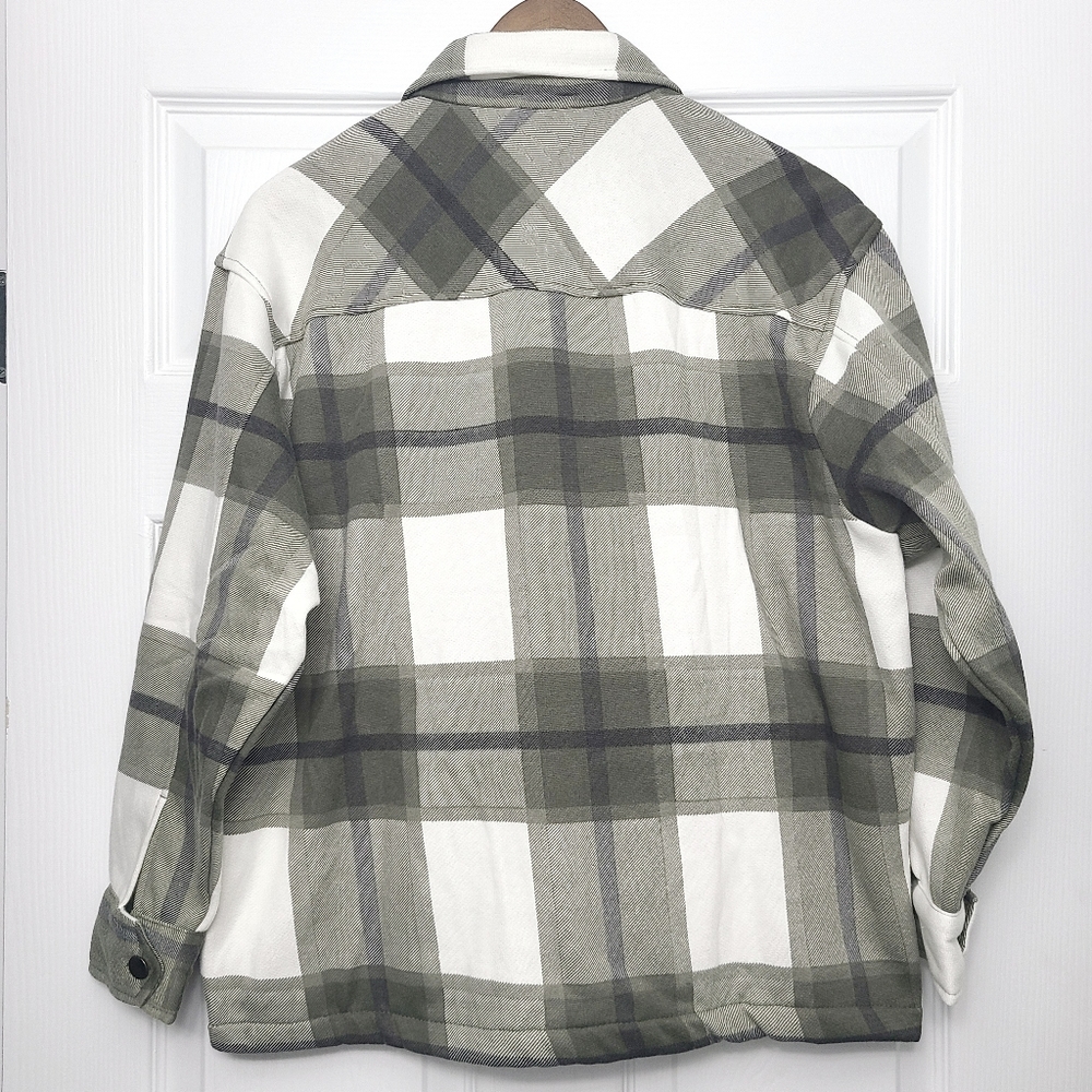 Check Shacket - Picture 5 of 11